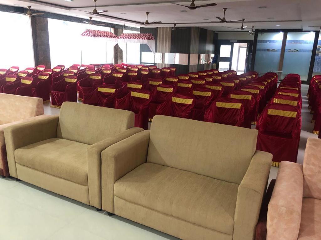 Grand Meridian Vinnamangalam Exterior photo
