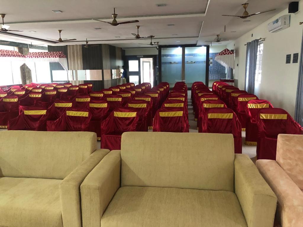 Grand Meridian Vinnamangalam Exterior photo
