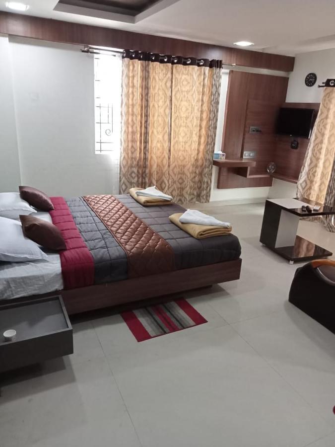 Grand Meridian Vinnamangalam Exterior photo